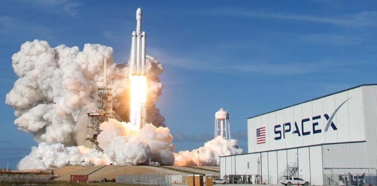 Elon Musk'tan Uzayda Atık Toplama Projesi!